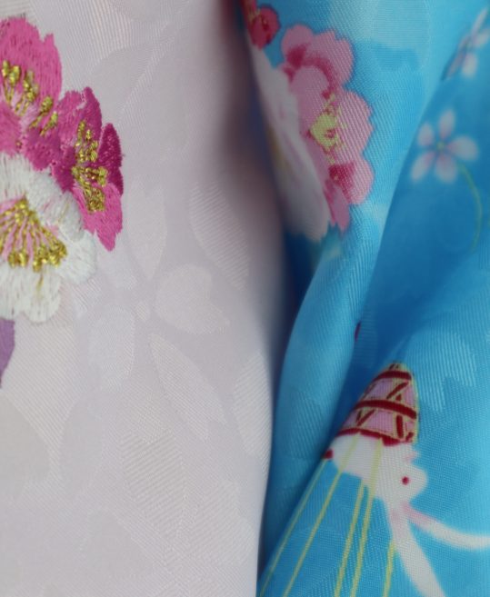七五三 3歳女の子用被布[ポップ]淡いピンクに花(着物)スカイブルーに花の気球と兎No.75H